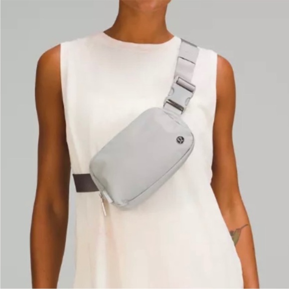 Lululemon Everywhere Belt bag - Picture 1 of 7